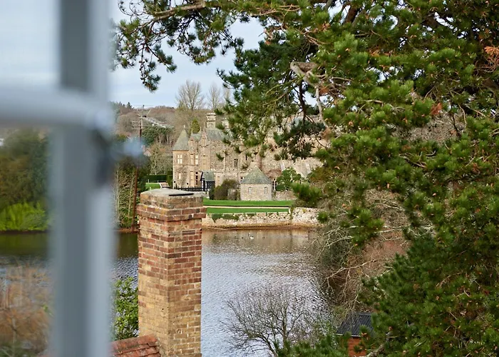 The Montagu Arms Hotel Beaulieu
