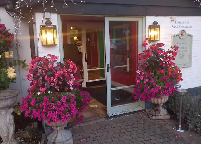 Golden Ball Hotel Elsworth