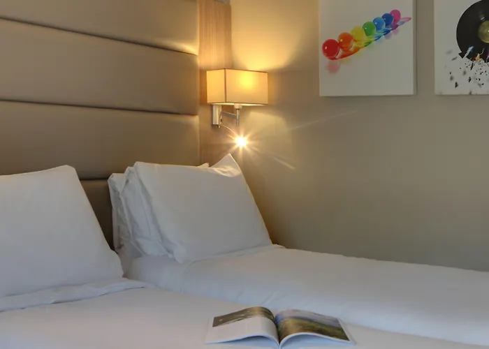 Pontypool Hotels