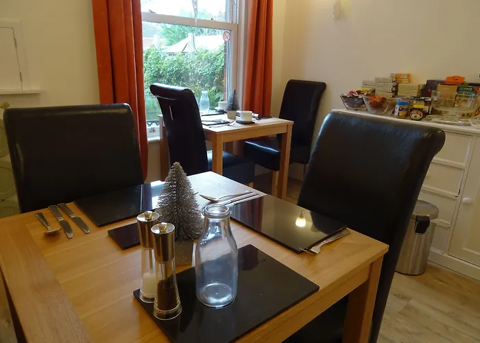 Barnes'S Rest Bed And Breakfast And Caravan Radipole