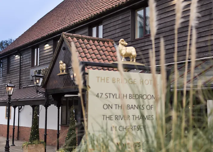The Bridge Hotel Chertsey