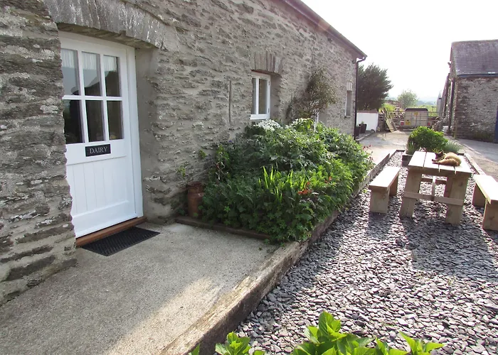 Boncath Hotels