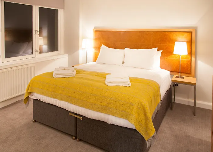 Premier Suites Plus Glasgow