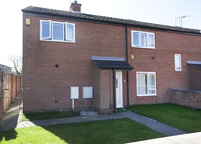 Flat 2 - Entire Modern Two Bedrooms Home With En-Suite & Free Parking Close To Qmc, City Centre And Notts Uni - Self Check In Nottingham