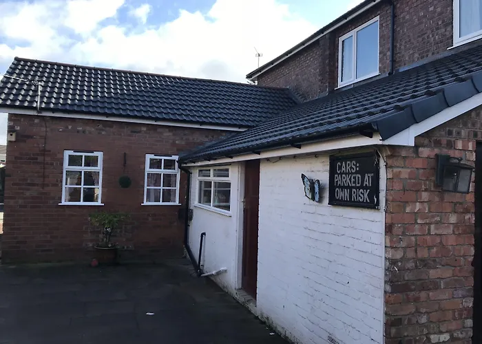 Butterfly Guest House Cheadle 