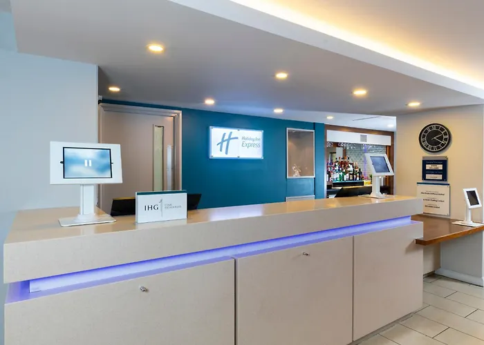 Holiday Inn Express Birmingham Oldbury By Ihg