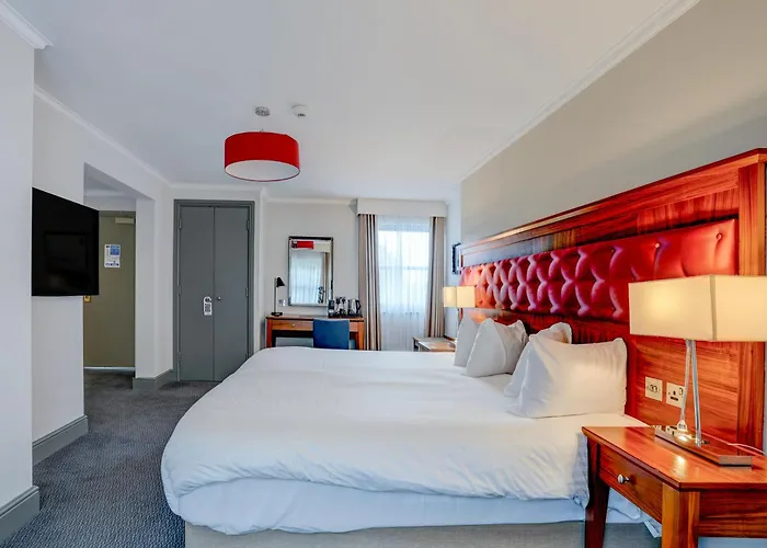 Sunday London Staines-Upon-Thames Heathrow T5 Hotel
