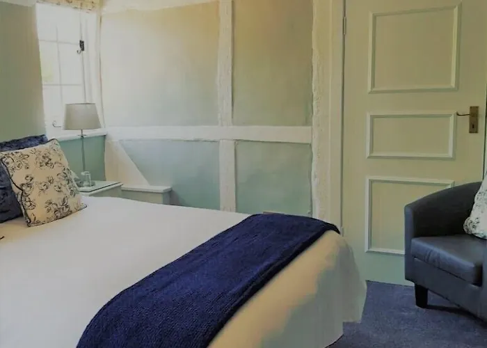 Slinfold Hotels
