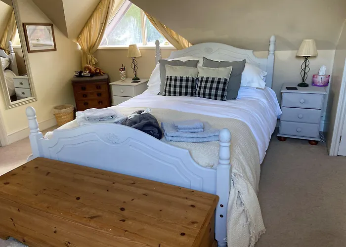 5 Charlton Mill Way B&B Chichester