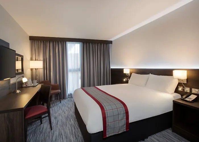 Ramada By Wyndham Leeds East Hotel