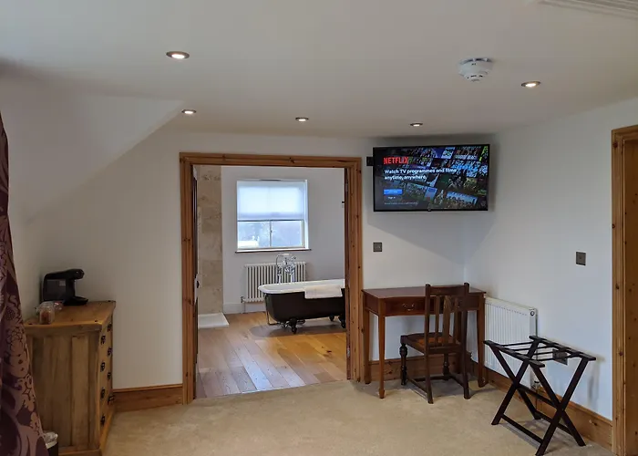 Avebury Hotels