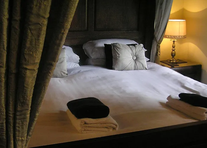 Townhouse Rooms Truro