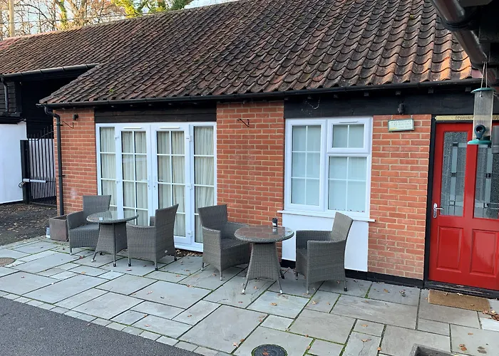 Fornham Guest House Chertsey