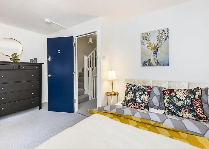 Inglewood Hub Hotel London
