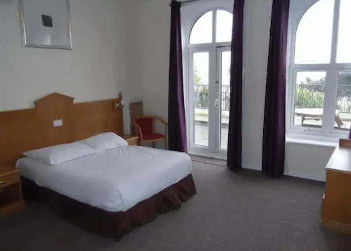 Esplanade Hotel - Clacton On Sea, Beachfront Hotel By Oyo