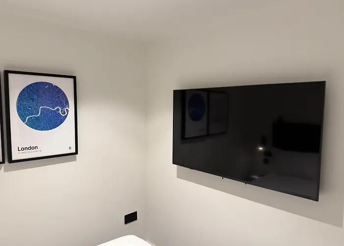 Lidos Hotel London