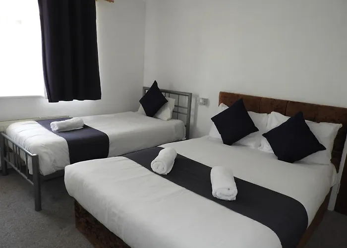 All Seasons Gatwick Guest House & Parking Horley 