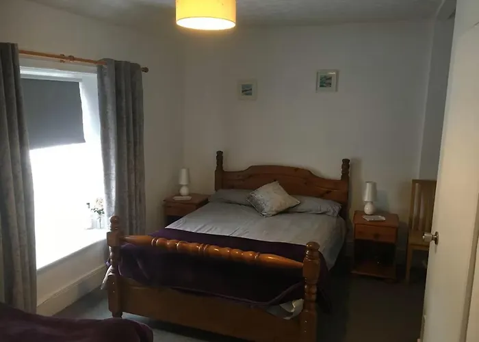 Newlyn Hotels