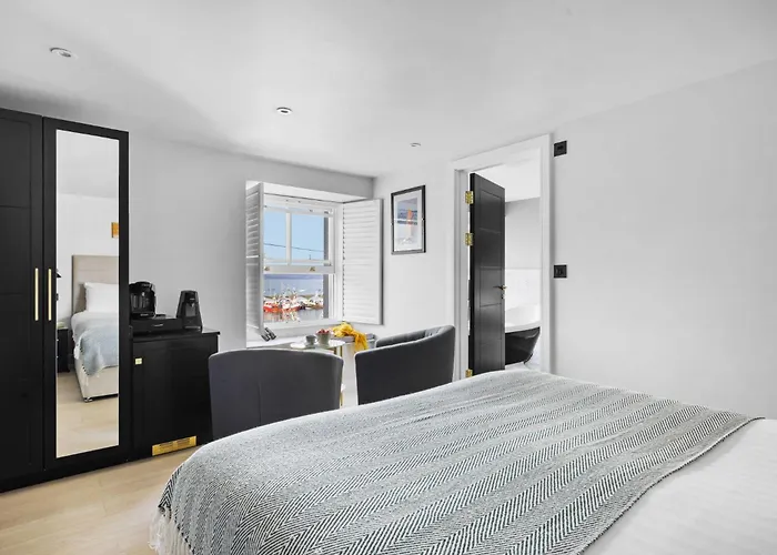 Vigilance Suite - Free Wi-Fi - Sea View Brixham