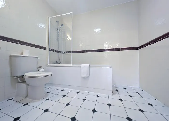 Hitchin Priory Hotel