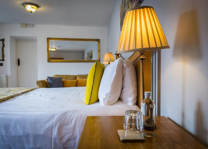 The Kings Arms Hotel Abergavenny