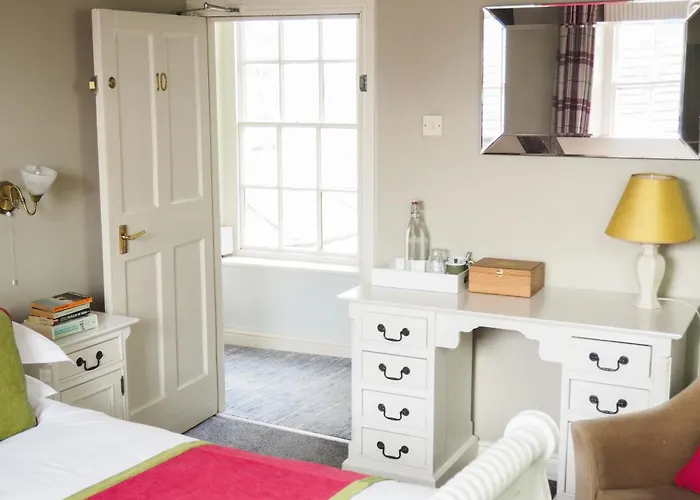 Middleham Hotels