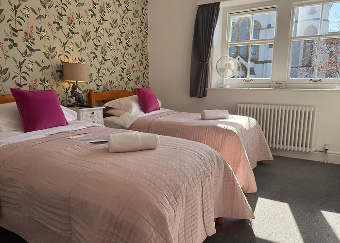 The Nags Head Hotel Lyme Regis