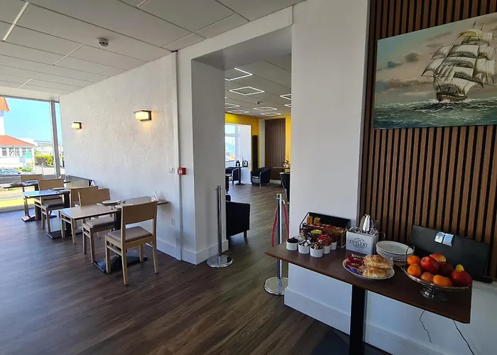 The Torland Hotel - Paignton Seafront, Guaranteed Free Parking