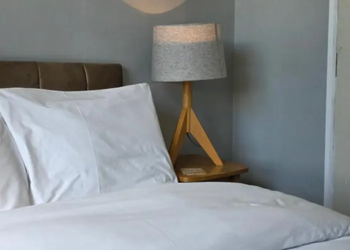 Darlington Arms By The Airport - Free Parking - Bar & Food Hotel Redhill 