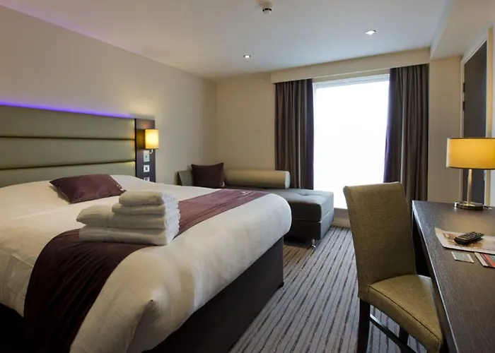 Redhill (Surrey) Hotels