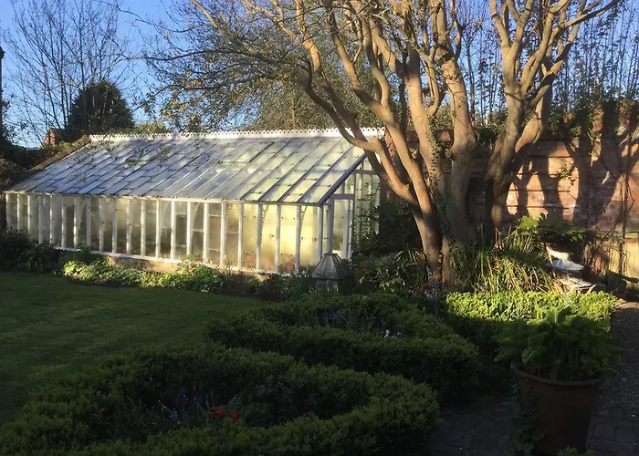 St Benedict - Victorian Bed And Breakfast Hastings
