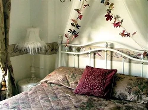 Airedale Guest House Scarborough