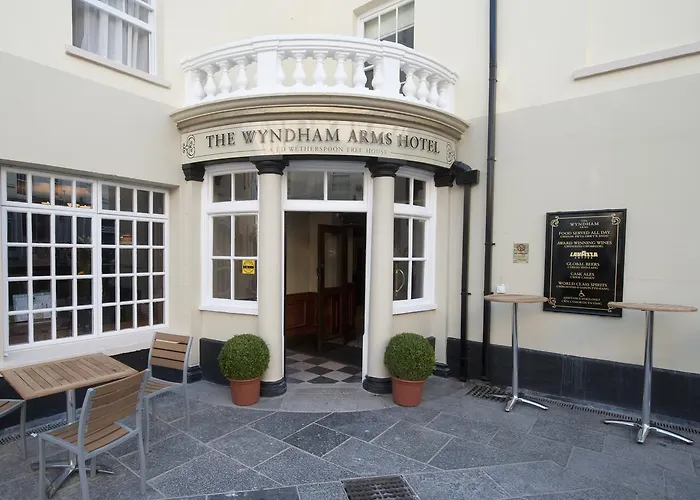 The Wyndham Arms-Wetherspoon Hotel Bridgend 