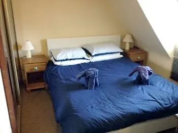 Three Horseshoes Inn Wyton