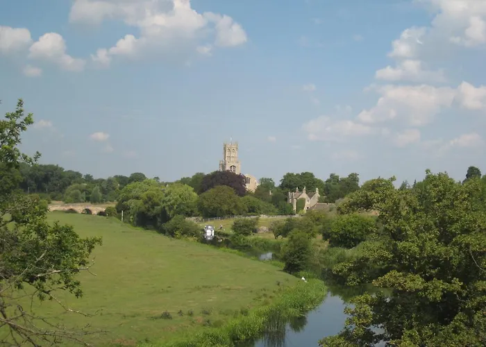 Castle Farm Guest House Peterborough