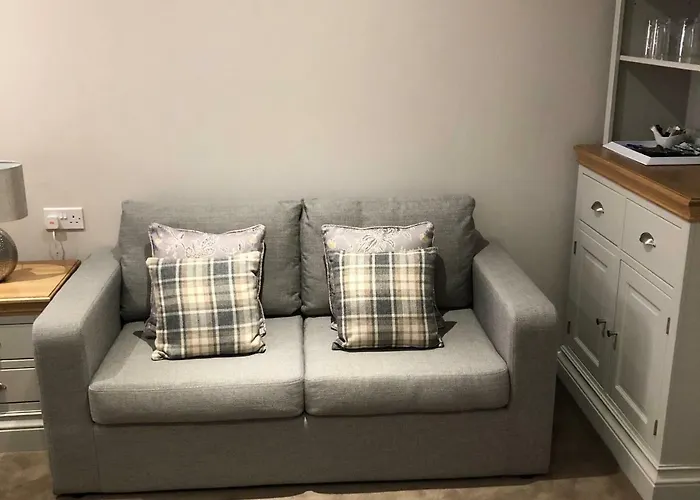 De Courceys Manor Suites & Cottages Cardiff