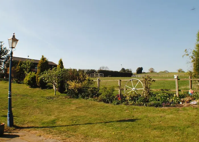 Private Fairview Farm Holiday Retreat: Luxury Lodges in Nottinghamshire Countryside
