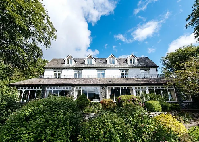 Private Borrowdale Gates Hotel