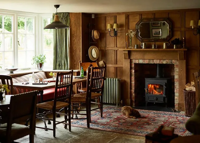 Crown And Anchor Hotel Marlborough