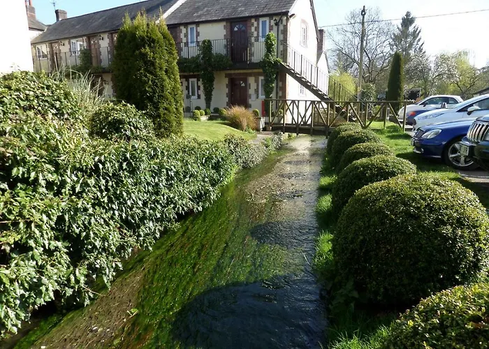 The Poachers Inn Piddletrenthide