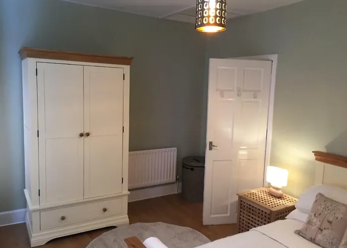 Private Tynant House- Cosy 3 Bed House- Near City Centre And Free Parking Cardiff