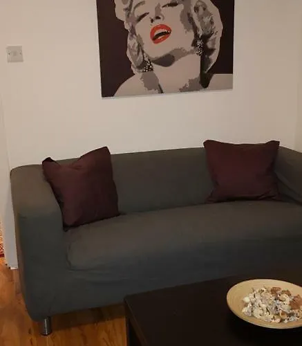 Beautiful Home In Londres