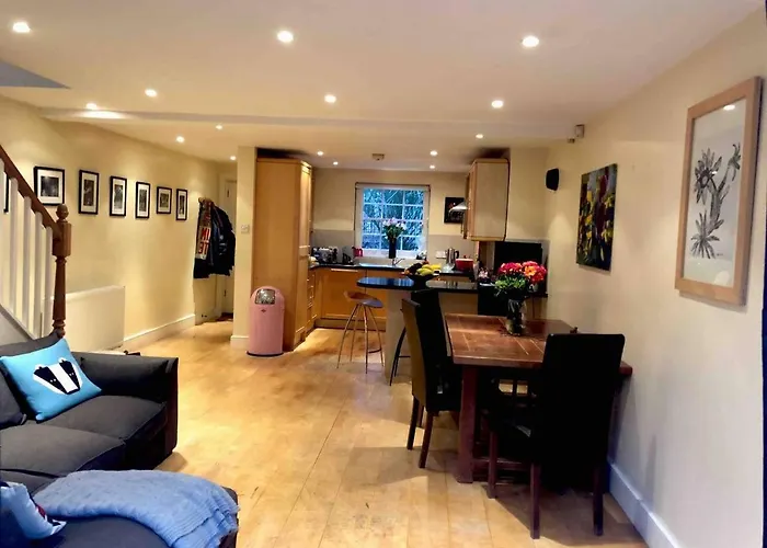 Luxury Central London 3 Bedroom Family House