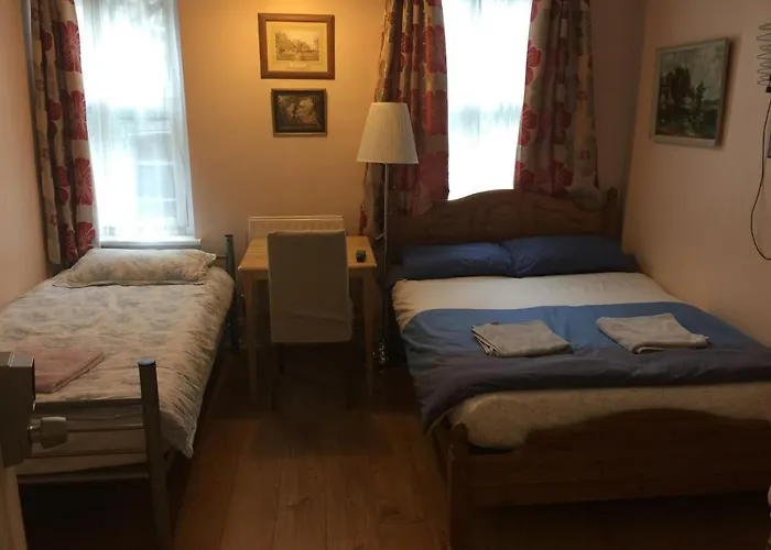Central Greenwich Guest Rooms London